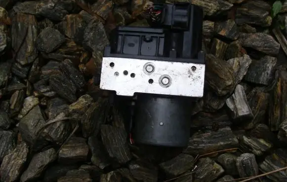 Toyota Corolla E120 E130 ABS Pump 0265950133