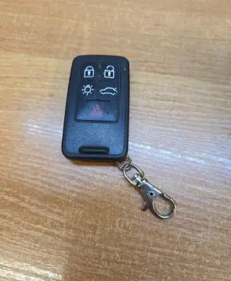 Volvo XC70 Ignition key/card 