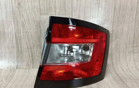 Skoda Fabia Mk3 (NJ) Rear/tail lights 6V9945096 62422002