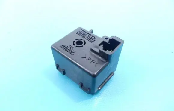 Toyota Land Cruiser (J120) Central body control module 86652-51010 IMPRK1092058