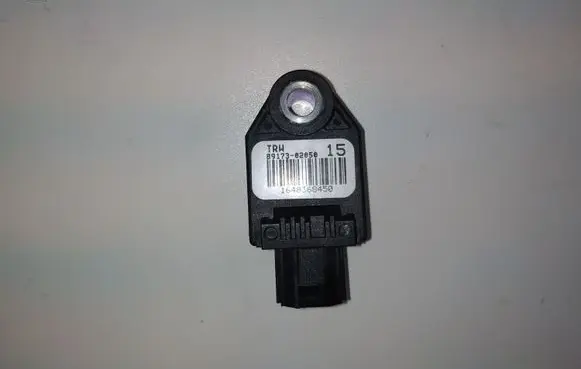 Toyota Auris 150 Airbag deployment crash/impact sensor 8917302050