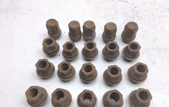 Volvo V50 Nuts/bolts