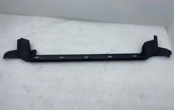 BMW i4 Rubber seal rear door 7482952
