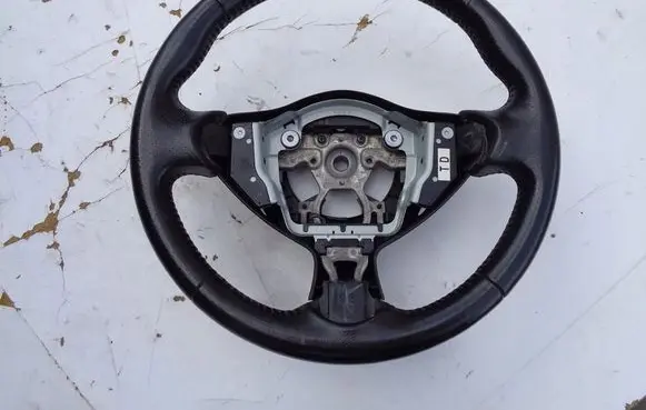 Nissan Juke I F15 Steering wheel