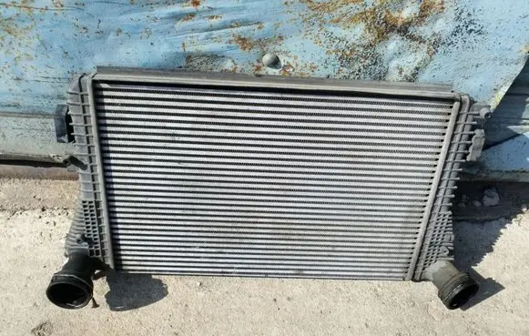 Skoda Octavia Mk2 (1Z) Intercooler radiator 1K0145803M