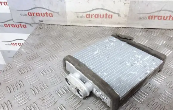 Volkswagen Polo IV 9N3 Heater blower radiator 6Q0819011