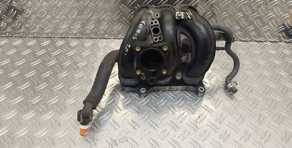 Toyota Yaris Intake manifold