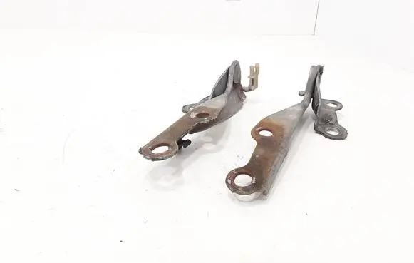 Toyota Yaris Engine bonnet/hood hinges