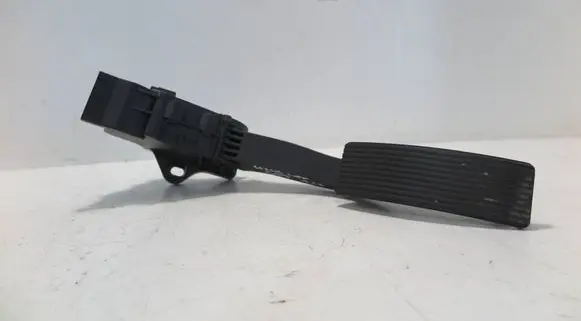 Mercedes-Benz B W246 W242 Accelerator throttle pedal A2463001404