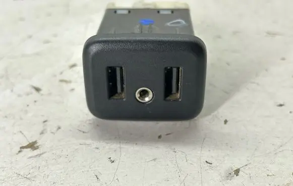 USB socket connector