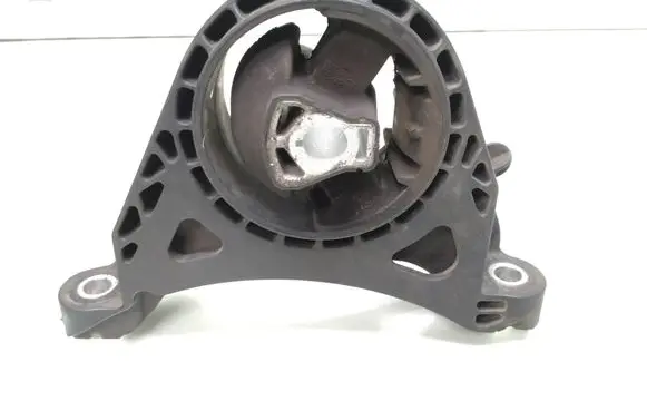 Engine mount bracket