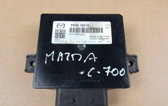 Mazda 3 III Voltage converter/converter module PE0318572