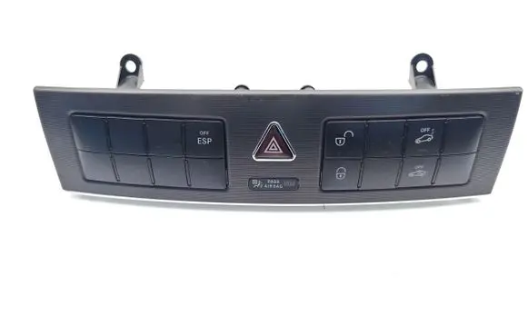 Mercedes-Benz C W203 Hazard light switch 2038707910 3363.5703
