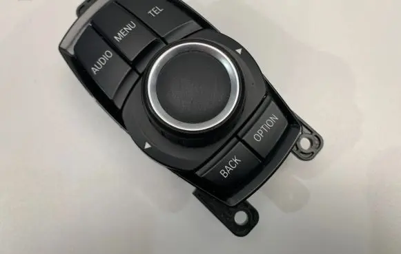Multifunctional control switch/knob