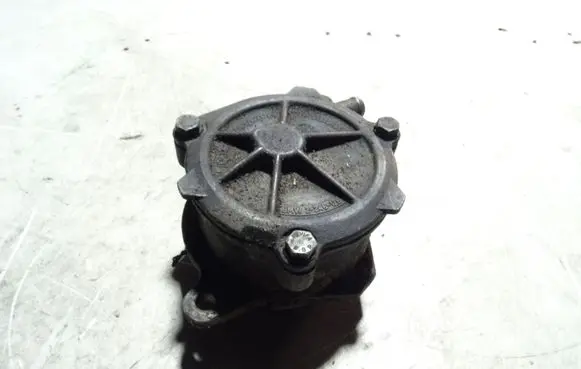 BMW 5 E39 Vacuum pump 2246126