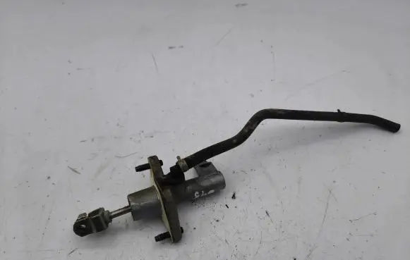 Honda CR-V Clutch master cylinder