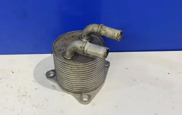 Volvo V60 Engine oil radiator 31437022