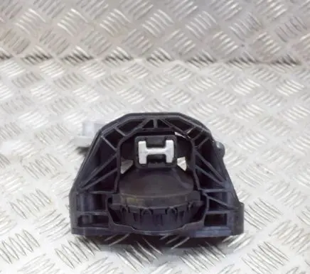 Citroen C3 Engine mount bracket