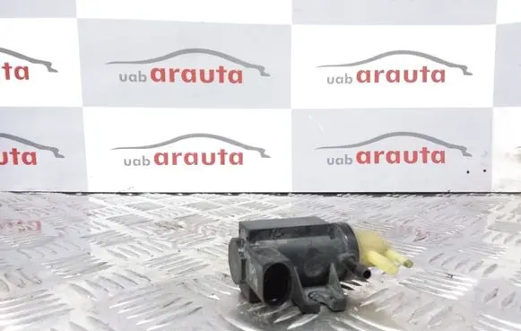Volkswagen Touran I Turbo solenoid valve 1K0906627A