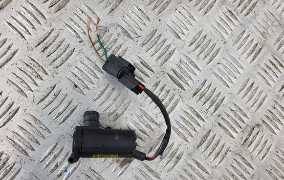 Hyundai Terracan Windscreen/windshield washer pump