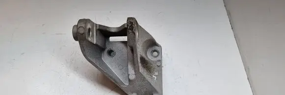Nissan Juke I F15 Engine mounting bracket