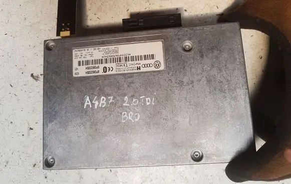 Audi A4 S4 B7 8E 8H Bluetooth control unit module 