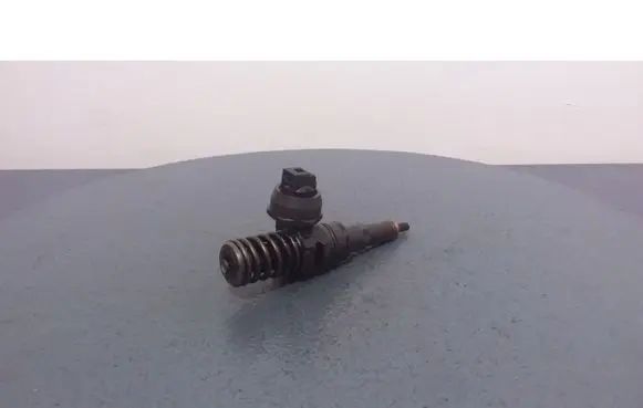 Volkswagen Caddy Fuel injector 038130073AG