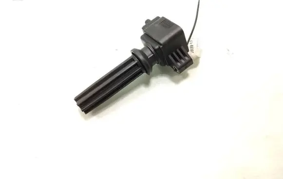 Ford Focus High voltage ignition coil CM5E-12A366-CB B1683004640
