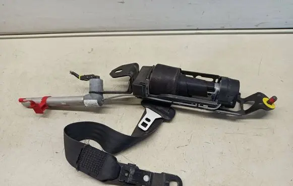 Volvo XC70 Front seatbelt 