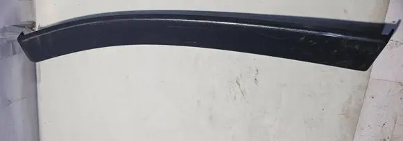 Dashboard glove box trim