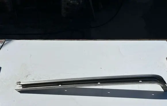 Volkswagen Caddy Sliding door middle rail 2K0843872L