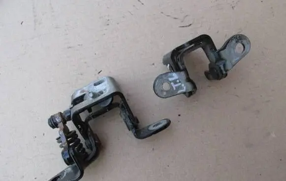 Dodge Nitro Rear door hinge set 
