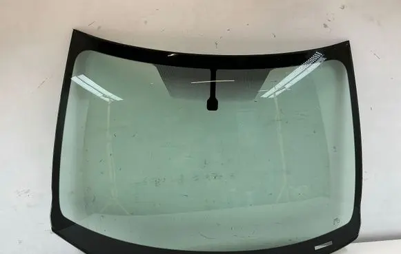 Nissan Leaf I (ZE0) Front windscreen/windshield window DOT376M3