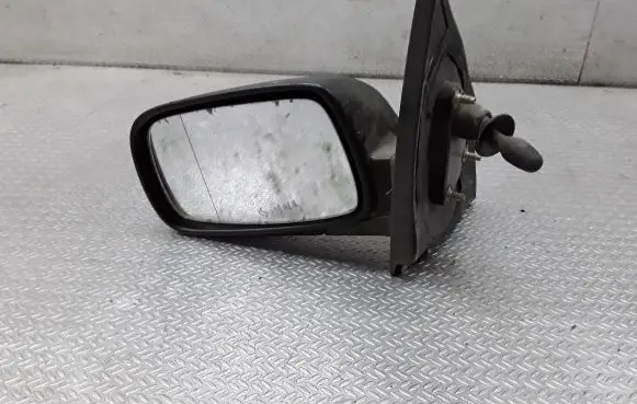 Toyota Yaris Manual wing mirror E13010399