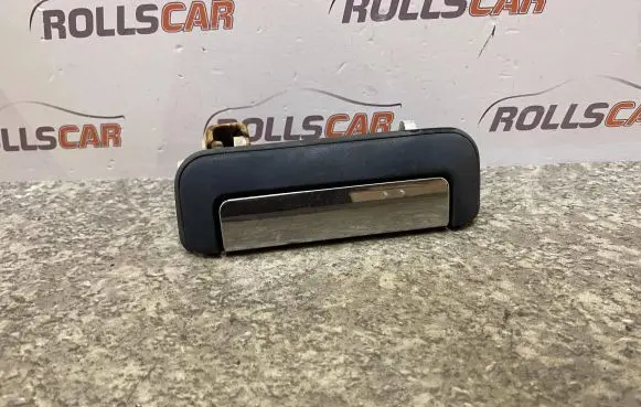 Mitsubishi L200 Front door exterior handle 