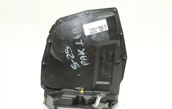 Suzuki Swift I Rear door lock 8230162J22