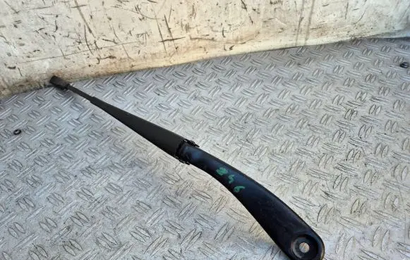 Mercedes-Benz B W246 W242 Front wiper blade arm A2468200144
