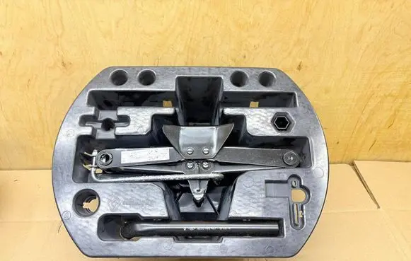 Renault Captur Tool set 995040911R