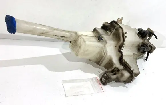 KIA Sportage Windshield washer fluid reservoir/tank 986103W000