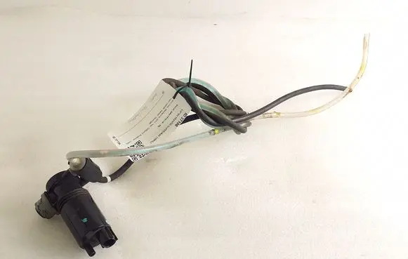 Nissan Juke I F15 Windscreen/windshield washer pump 31108