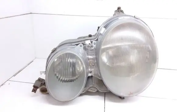 Mercedes-Benz E W210 Headlight/headlamp 4401117