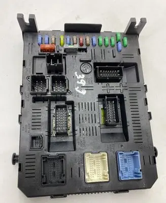 Peugeot 607 Fuse module 9656591580 216760315B 28113342-6A