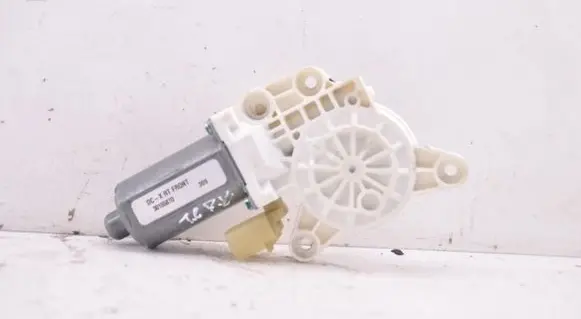 Chrysler Town u0026 Country V Front door window regulator motor 0130821471