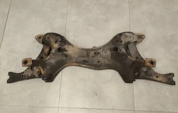 Toyota RAV 4 (XA20) Front subframe