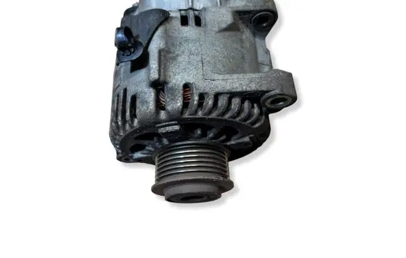 KIA Carens II Generator/alternator 3730025310 021319132