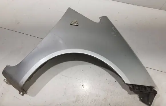 Mitsubishi Colt Fender
