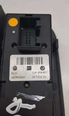 Volkswagen PASSAT B5 Electric window control switch 1J4959857 03755000