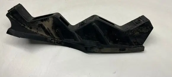 Volkswagen PASSAT B6 Front bumper mounting bracket 3C0807890