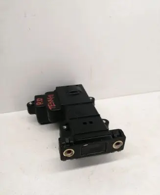 Tesla Model X Door control unit/module 104535400B