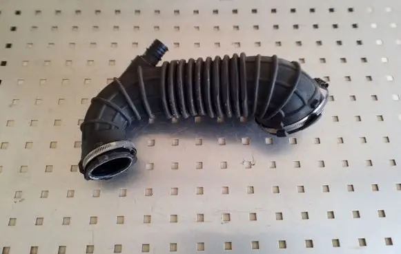 Audi A5 8T 8F Turbo air intake inlet pipe/hose 03G129629